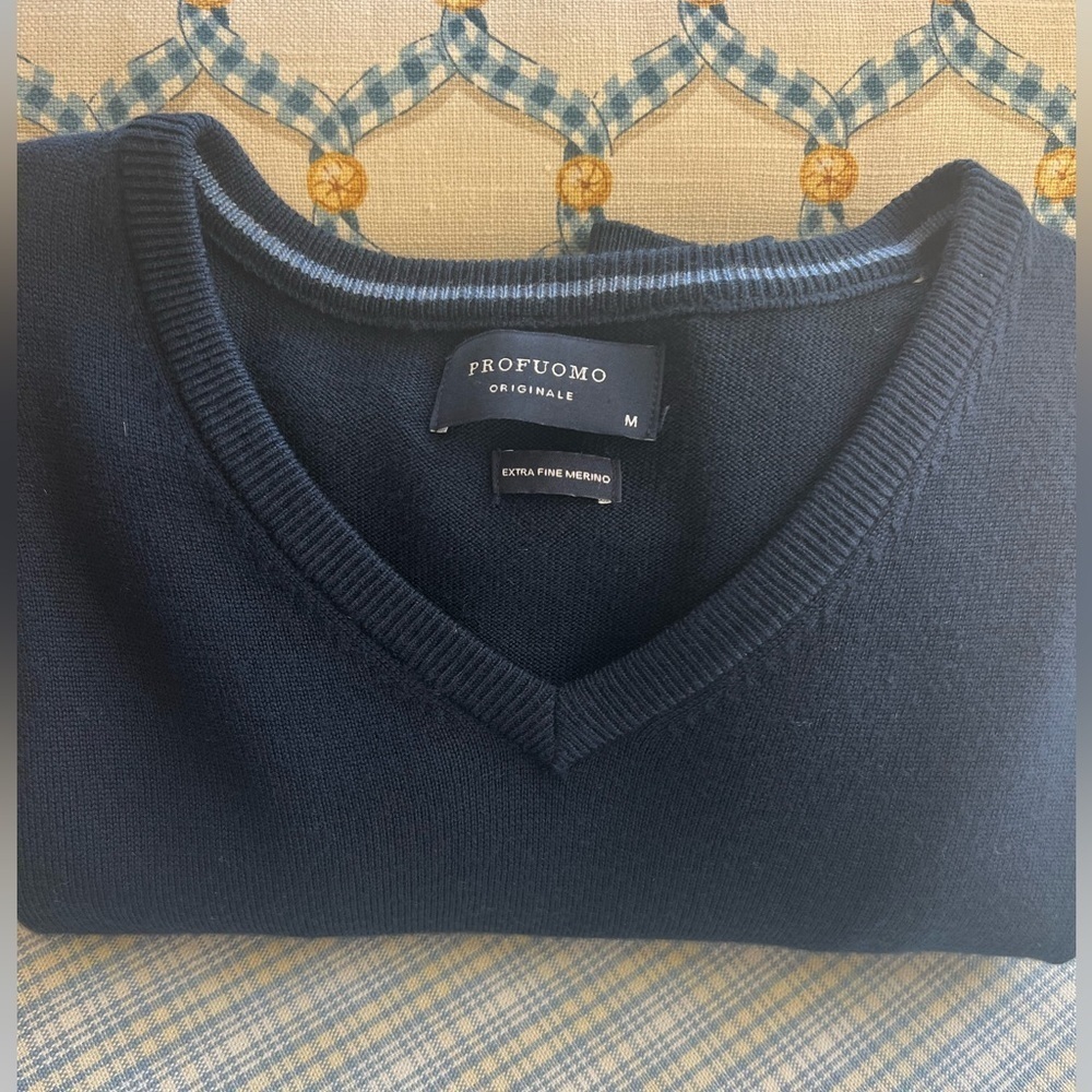 Like New Profuomo Navy Merino Wool V Neck Sweater Size M